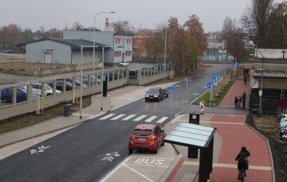 VIDEO: Ulice K Vápence v Pardubicích byla slavnostně otevřena. Končit na ni bude i linka MHD