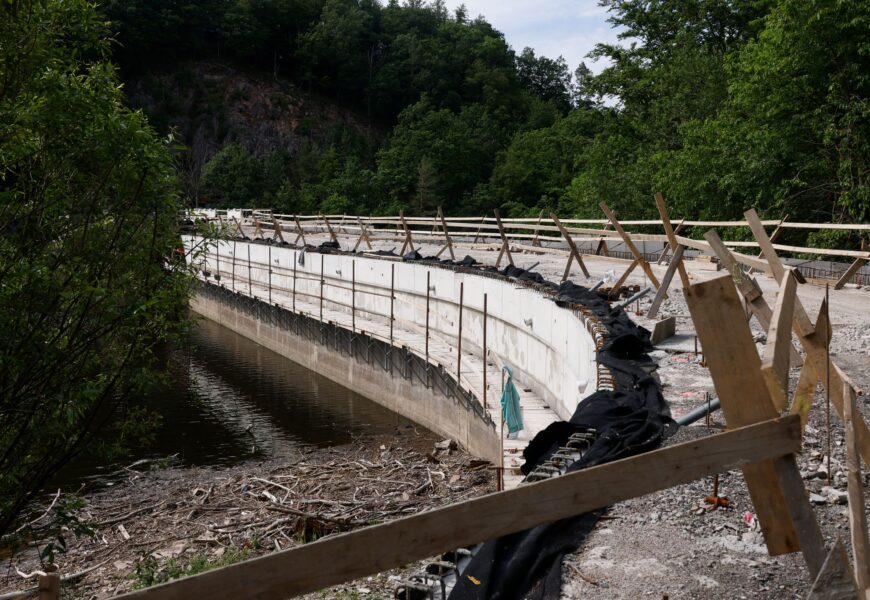 S blížící se zimou silničáři finišují s opravami silnic v Pardubickém kraji