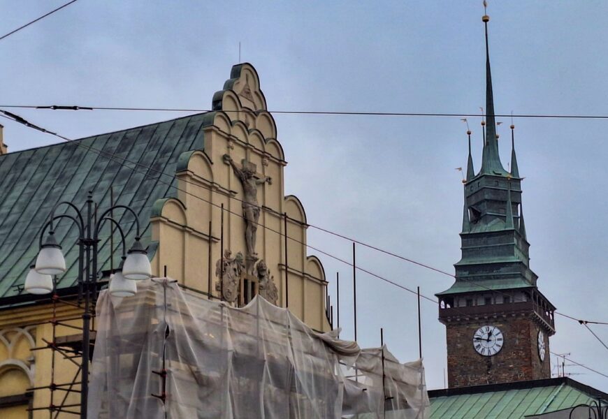 Oprava kostela sv. Bartoloměje v Pardubicích pokračuje. První etapa opravy je hotová