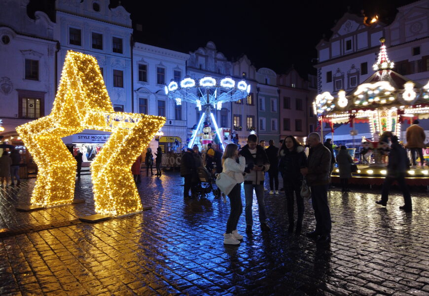 VIDEO: Jaké jsou letošní vánoční trhy v Pardubicích nebo v Chrudimi? Víme odpověď
