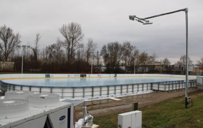 Prázdniny na dostihovém závodišti ve znamení karnevalu na ledě