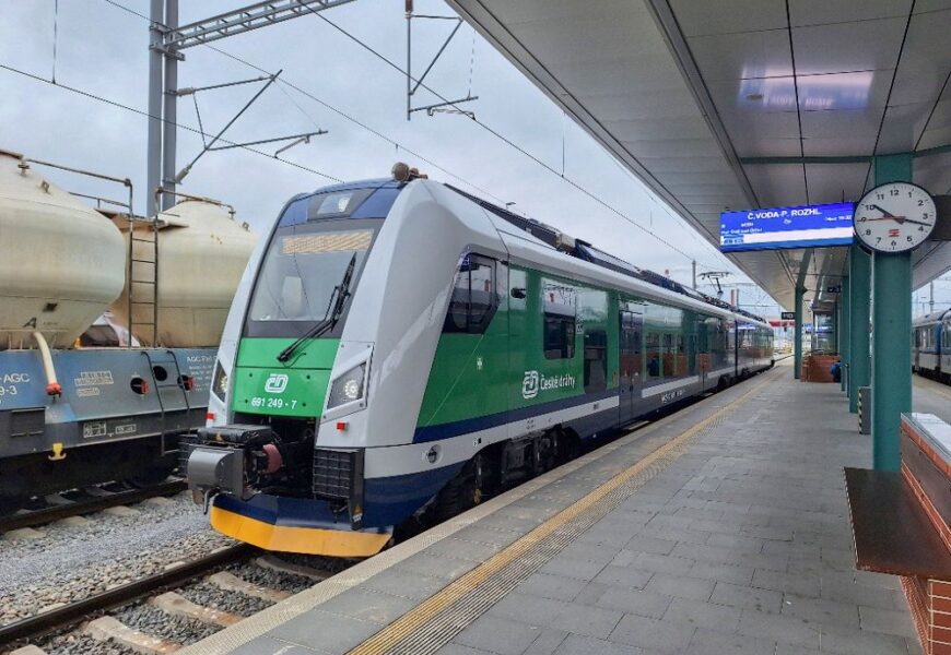 Pardubický region byl svědkem první jízdy bateriového vlaku Pardubický region byl svědkem první jízdy bateriového vlaku