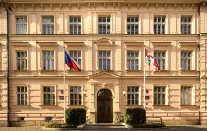 Boj za více peněz pro Pardubický kraj pokračuje. Výzvu obdrží vláda i prezident