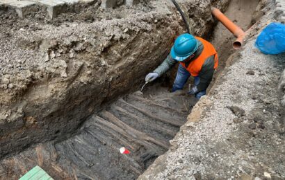 Archeologové v Pardubicích u Zelené brány objevili pozůstatky středověké ulice