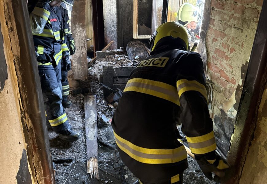 V Dolní Rovni zasahovali hasiči u požáru rodinného domu