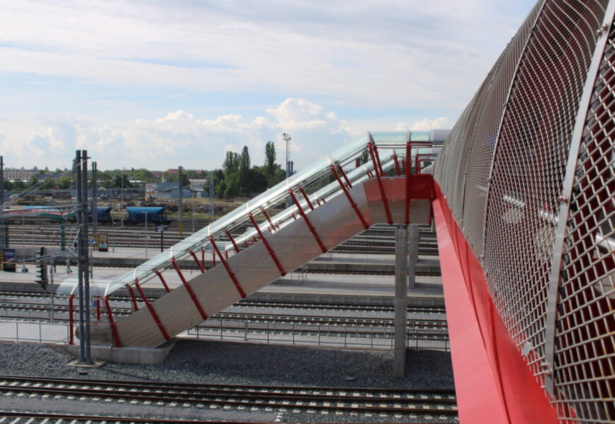 Město Pardubice je připraveno převzít lávku přes hlavní nádraží do svého majetku