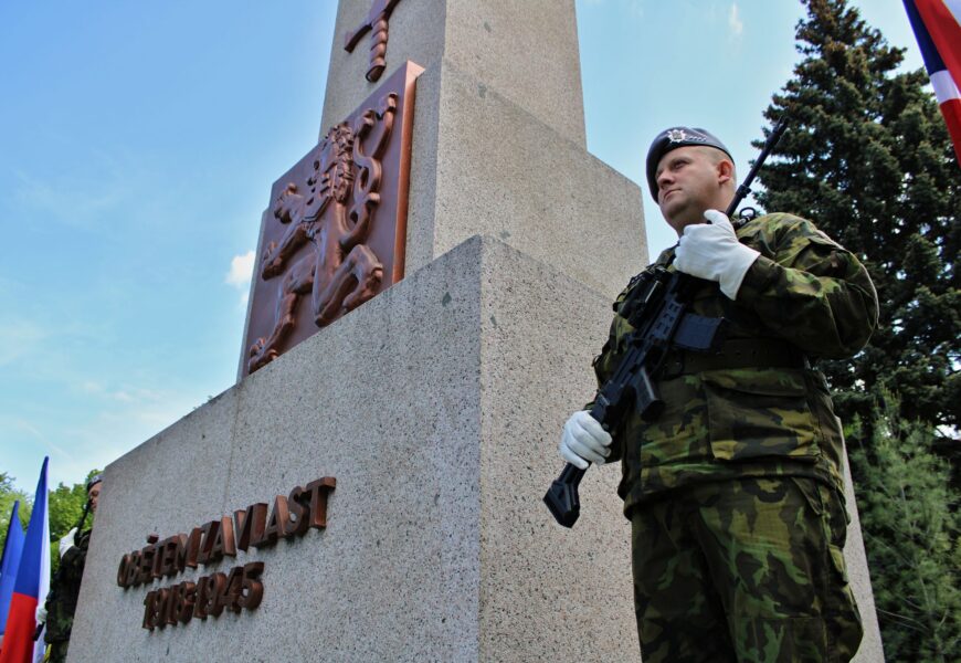 VIDEO, GALERIE: V Pardubicích si připomněly 80. výročí konce války VIDEO, GALERIE: V Pardubicích si připomněly 80. výročí konce války