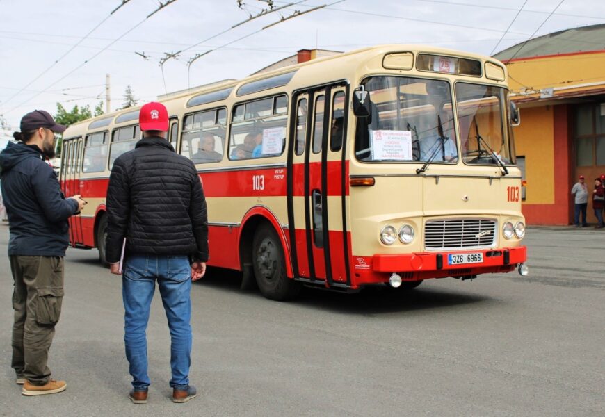 VIDEO: Pardubický Dopravní podnik oslavil 75. výročí. Den otevřených dveří odhalil jeho prostory