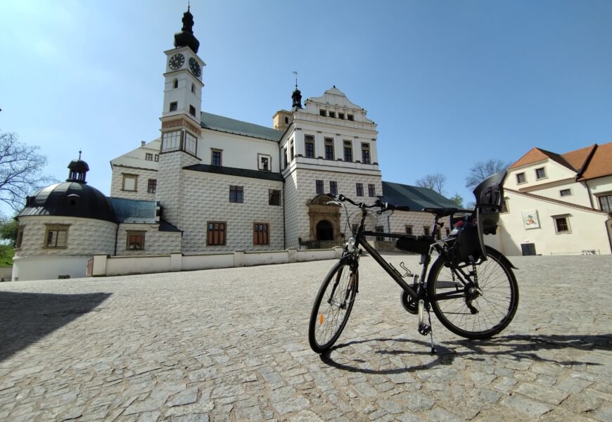 Cyklovýlet po stopách architekta Schmoranze na Pardubicku