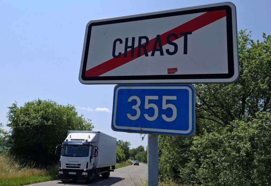 Kraj plánuje modernizaci silnice mezi Chrastí a Hrochovým Týncem