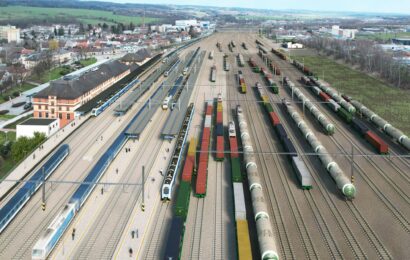 Správa železnic zahajuje významné stavební projekty v Pardubickém kraji