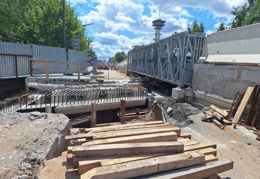 Rekonstrukce Wonkova mostu pokračuje, napínat se budou poslední lana