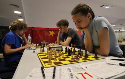 VIDEO: V Pardubicích byl zahájen šachový festival Czech Open s rekordní účastí hráčů