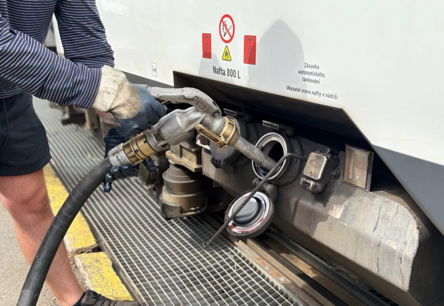 Leo Express zkouší ekologické palivo HVO na Orlicku a může tak snížit emise až o 90 procent Leo Express zkouší ekologické palivo HVO na Orlicku a může tak snížit emise až o 90 procent