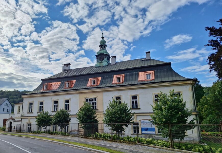 Barokní zámek z roku 1783 v Brandýse nad Orlicí ožívá Barokní zámek z roku 1783 v Brandýse nad Orlicí ožívá