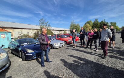 Druhá dražba odtažených vozidel v Pardubicích zaznamenala vyšší účast než první