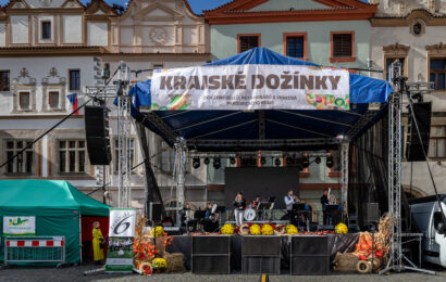 Pernštýnské náměstí opět ve znamení oslav konce žní. V Pardubicích se v dnes konají Krajské dožínky