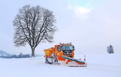 Zimní údržba silnic začne v listopadu, sklady jsou připravené