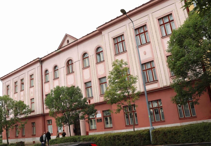 Rekonstrukce Obchodní akademie Pardubice je zaměřena na dosažení energetických úspor