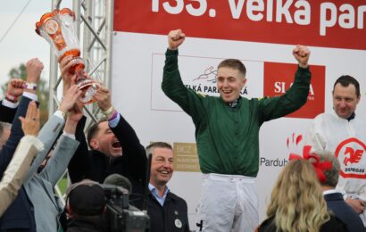 Letošní Velká pardubická se Slavia pojišťovnou opět přilákala zájem diváků i sázkařů