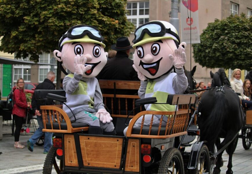 VIDEO: Městské slavnosti rozzáří Pardubice. Letos v duchu první republiky