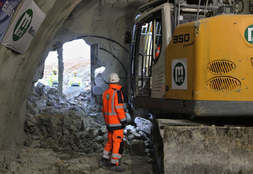 VIDEO: Tunel Homole u Vysokého Mýta je „proražen“