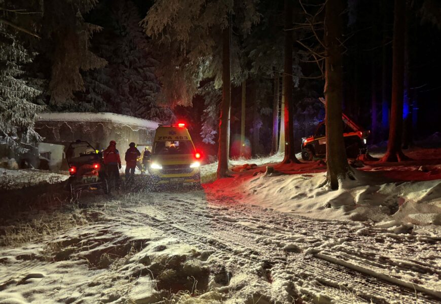 Muž spadl do betonového příkopu, zasahovali hasiči i horská služba