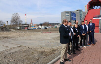 VIDEO: Začala stavba parkovacího domu u hlavního nádraží