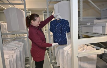 Textilní sbírka muzea je nyní v novém depozitáři v Ohrazenicích