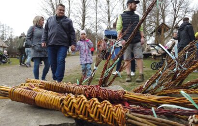 VIDEO: Velikonoční program na Veselém Kopci připomíná tradice, Pardubice zdobí Tyršovy sady