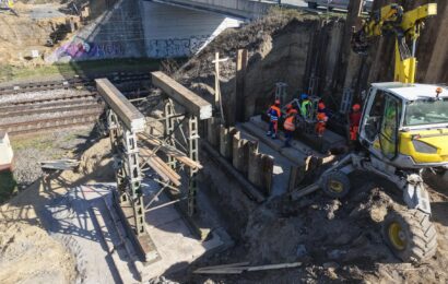 Přestavba mostu na I/35 u Zámrsku pokračuje. Stavbaři připravují provizorní komunikaci