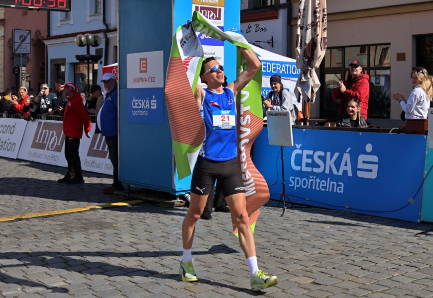 VIDEO: Jubilejní ročník Pardubického vinařského půlmaratonu přilákal rekordní počet zahraničních účastníků v historii závodu