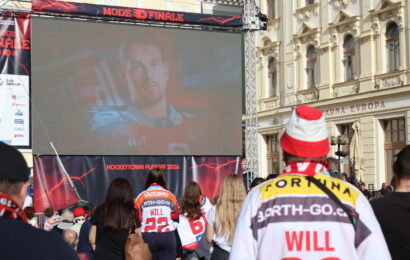 VIDEO: Pardubice vedou ve finále, série s Třincem pokračuje druhým zápasem