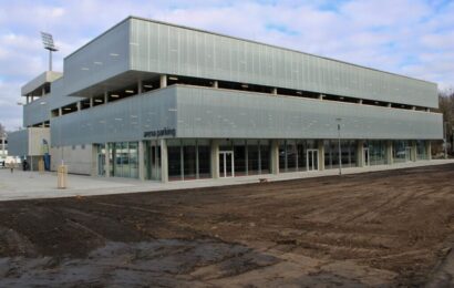 Parkovací dům Arena Parking byl oceněn stavbou Pardubického kraje