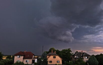 VIDEO: Chrudimsko zasáhly silné bouře. Hasiči odstraňují škody
