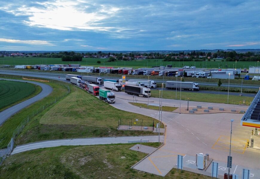 INSID a Policie ČR zahajují společné bezpečnostní akce. Zaměří se na kontroly autobusů a kamionů INSID a Policie ČR zahajují společné bezpečnostní akce. Zaměří se na kontroly autobusů a kamionů