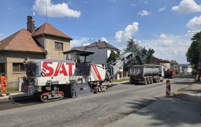 Oprava silnice I/17 Chrudim–Markovice skončí do konce měsíce