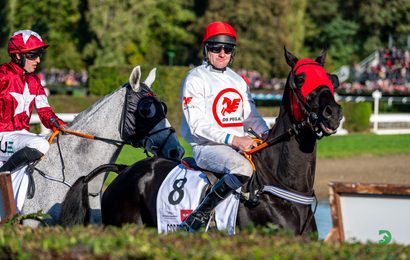 Vrací se vítěz Velké pardubické. V kvalifikaci může narazit na vlastního polobratra