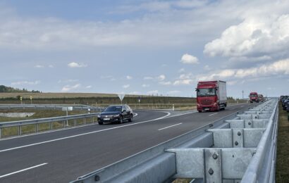 VIDEO: Cesta na Moravu bude rychlejší. Nová část D35 u Vysokého Mýta je v provozu a „zdarma“ VIDEO: Cesta na Moravu bude rychlejší. Nová část D35 u Vysokého Mýta je v provozu a „zdarma“