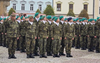 Téměř 180 prváků vojenské školy v Moravské Třebové složilo slavnostní slib Téměř 180 prváků vojenské školy v Moravské Třebové složilo slavnostní slib