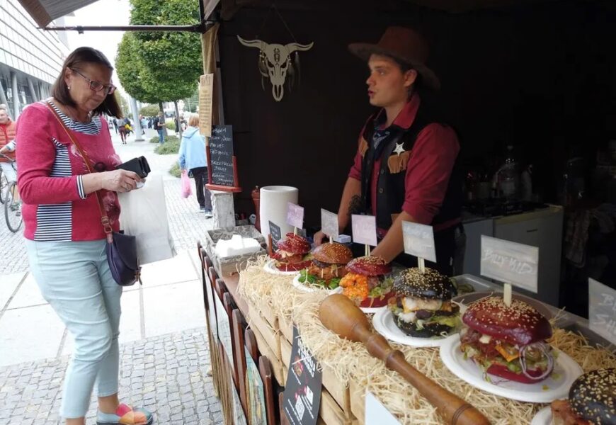 Burger Street Festival míří do Pardubic. Palác nabídne 30 burgerů i speciální pardubickou novinku