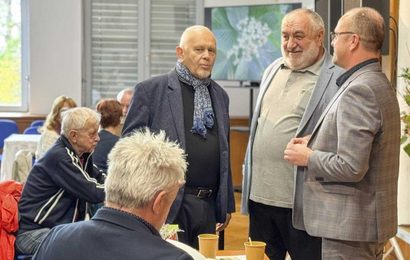 Větvičkův odkaz žije dál. V arboretu mu vysadili dva nové stromy