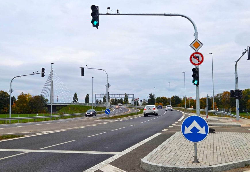 Na severovýchodním obchvatu Pardubic svítí další semafory