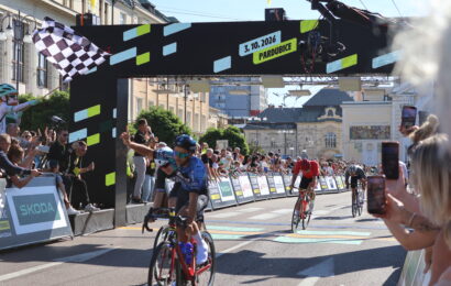VIDEO: Premiérová L’Etape přilákala téměř dva tisíce závodníků do Pardubic