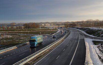 Stavba silnice I/12 mezi Prahou a Úvaly je v plném proudu. Nabídne i alternativní trasu do Pardubic